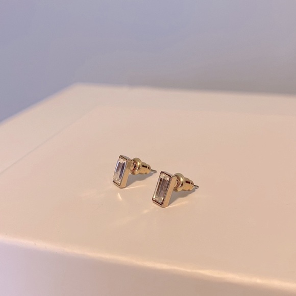 4/$20 🤍💛Crystal Bar Earrings - Picture 3 of 3